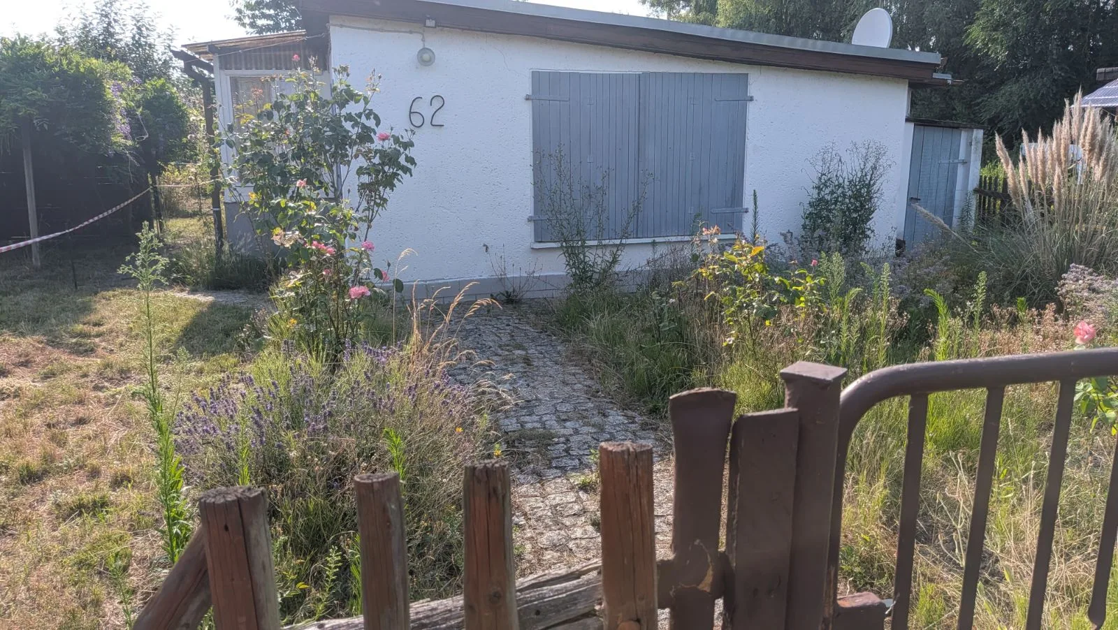 Kleingarten mit Laube und viel Potenzial